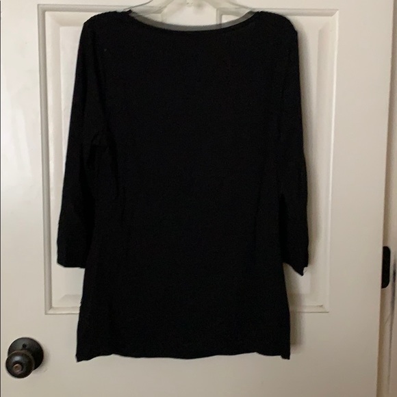 Beautiful top - Picture 3 of 5